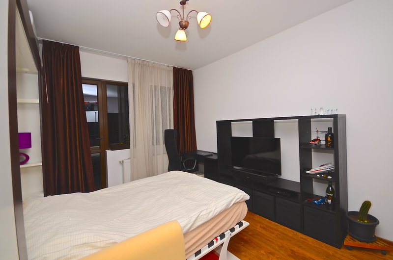 Fundeni, Dragonul Rosu