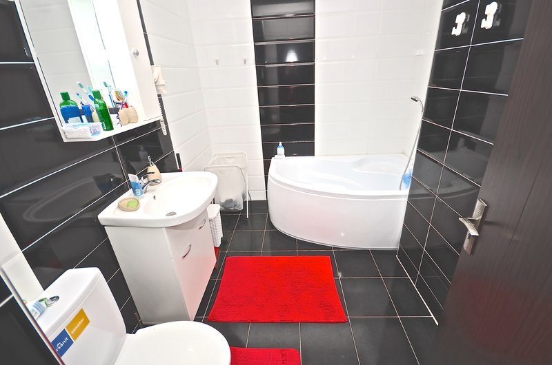 Fundeni, Dragonul Rosu